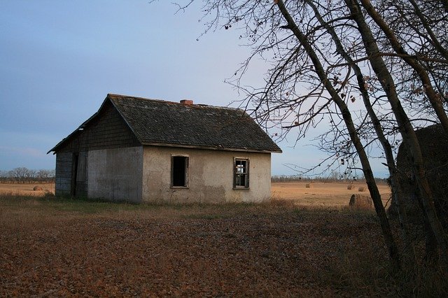 Безкоштовно завантажте Farm House Old - безкоштовну фотографію чи зображення для редагування за допомогою онлайн-редактора зображень GIMP