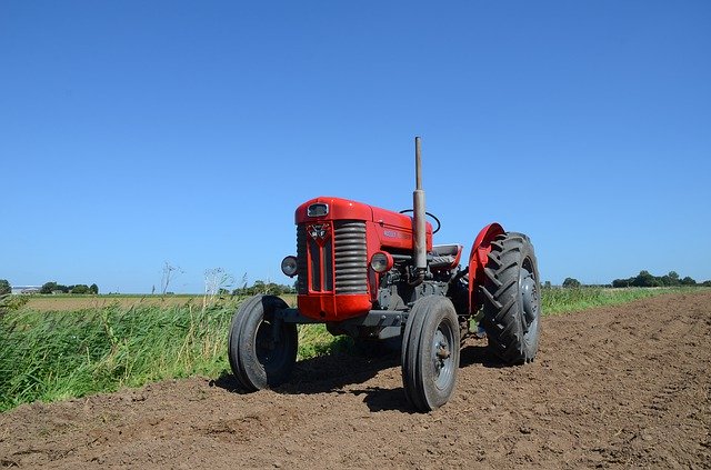 הורדה חינם Farming Tractor - תמונה או תמונה בחינם לעריכה עם עורך התמונות המקוון GIMP