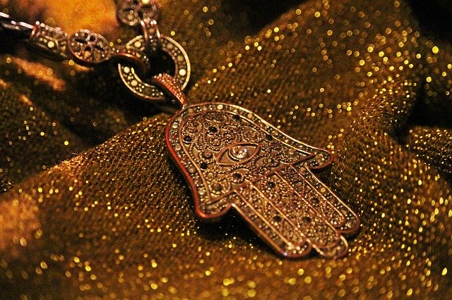 Bezpłatne pobieranie Fashion Jewelry Hand Of Fatima - darmowe zdjęcie lub obraz do edycji za pomocą internetowego edytora obrazów GIMP