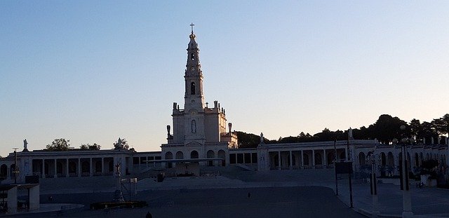 Unduh gratis Fatima Sanctuary Portugal - foto atau gambar gratis untuk diedit dengan editor gambar online GIMP