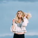 Female model  screen for extension Chrome web store in OffiDocs Chromium