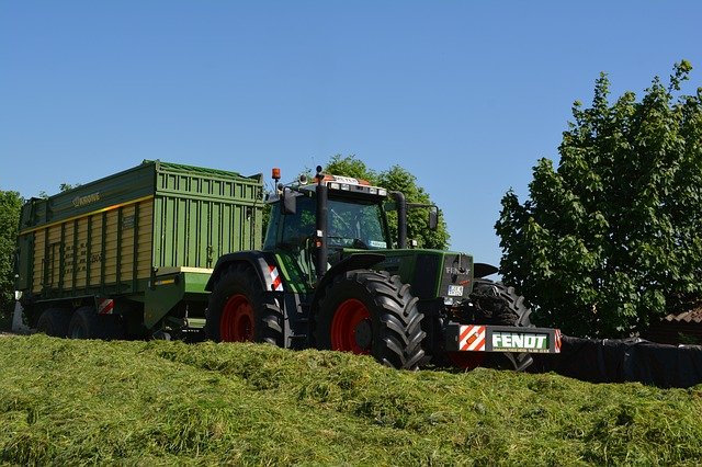 Free graphic fendt fendt favorit 824 weener to be edited by GIMP free image editor by OffiDocs