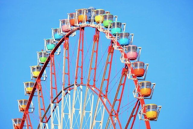 Scarica gratuitamente Ferries Wheel Colourful City: foto o immagine gratuita da modificare con l'editor di immagini online GIMP