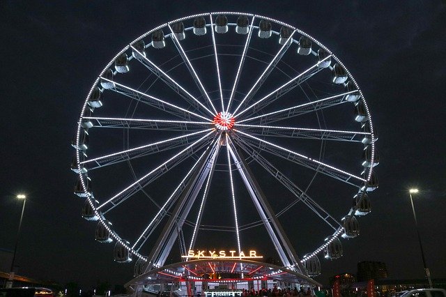 Descărcare gratuită Ferris Wheel Fair - fotografie sau imagini gratuite pentru a fi editate cu editorul de imagini online GIMP