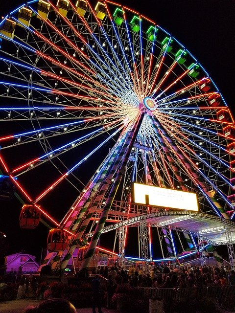 Descarga gratuita Ferris Wheel Festival: foto o imagen gratuita para editar con el editor de imágenes en línea GIMP