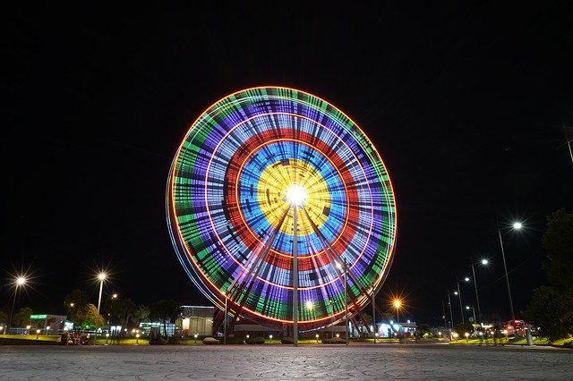 Bezpłatne pobieranie Ferris Wheel Night Shooting - darmowe zdjęcie lub obraz do edycji za pomocą internetowego edytora obrazów GIMP