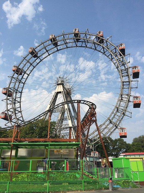 Descărcare gratuită Ferris Wheel Station - fotografie sau imagini gratuite pentru a fi editate cu editorul de imagini online GIMP