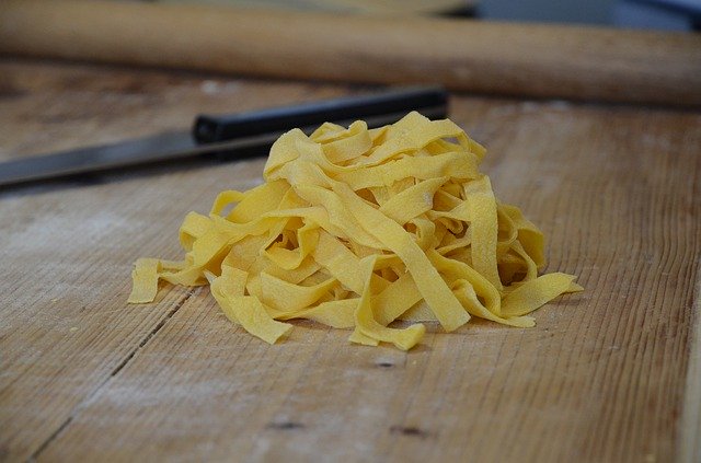 Descarga gratuita Fettuccine Noodles Spaghetti - foto o imagen gratuita para editar con el editor de imágenes en línea GIMP