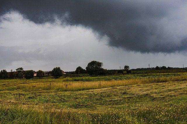 Descărcare gratuită Field Clouds Cloud - fotografie sau imagini gratuite pentru a fi editate cu editorul de imagini online GIMP