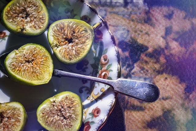 Bezpłatne pobieranie fig, łyżek owoców, spodka, tęczy, bezpłatne zdjęcie do edycji za pomocą bezpłatnego edytora obrazów online GIMP