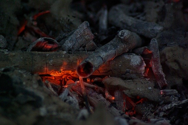 Bezpłatne pobieranie Fire Ash Smoke - darmowe zdjęcie lub obraz do edycji za pomocą internetowego edytora obrazów GIMP