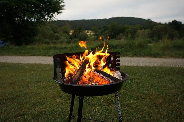 Unduh gratis Fire Campfire Nature - foto atau gambar gratis untuk diedit dengan editor gambar online GIMP