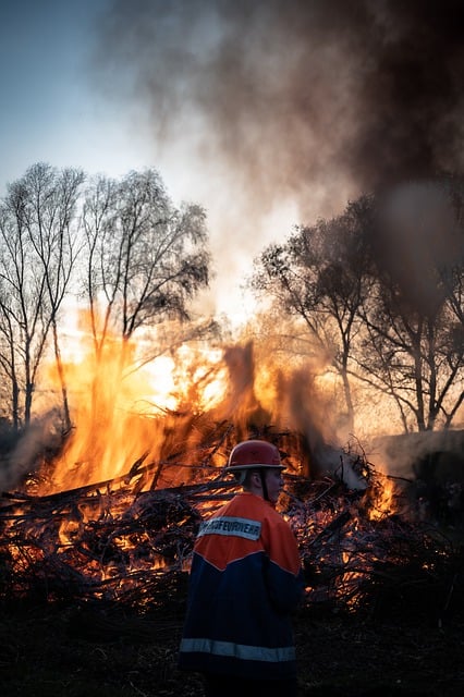 Free download fire easter fire fire fighters free picture to be edited with GIMP free online image editor