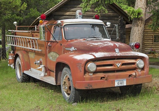 Free download fire engine vintage red firetruck free picture to be edited with GIMP free online image editor