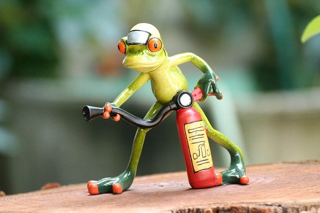 Muat turun percuma Fire Extinguisher Frog - foto atau gambar percuma percuma untuk diedit dengan editor imej dalam talian GIMP