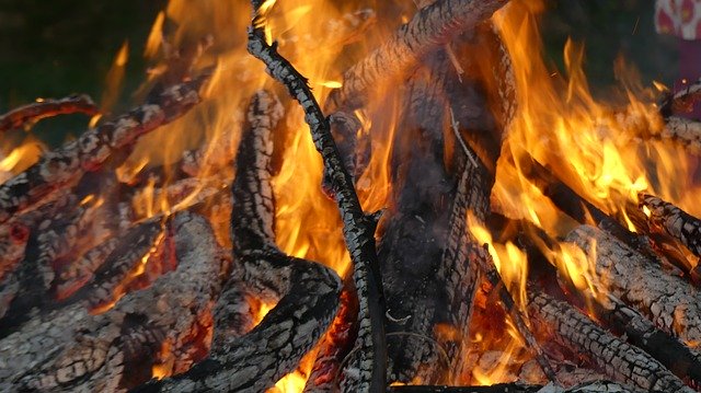 Bezpłatne pobieranie Fire Flame Heat - bezpłatne zdjęcie lub obraz do edycji za pomocą internetowego edytora obrazów GIMP