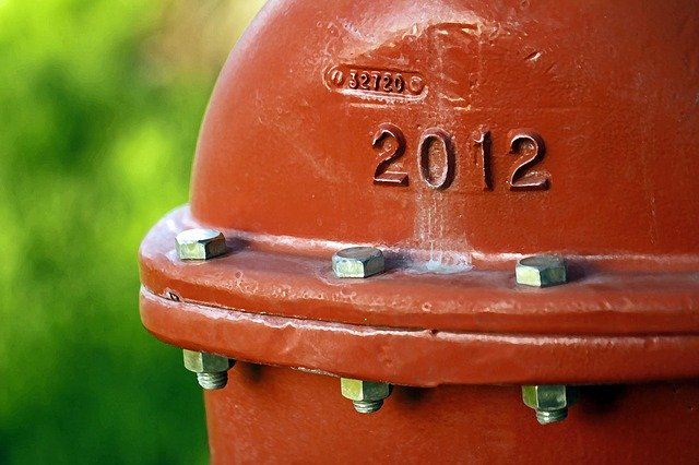 تنزيل Fire Hydrant Water Red مجانًا - صورة مجانية أو صورة لتحريرها باستخدام محرر الصور عبر الإنترنت GIMP