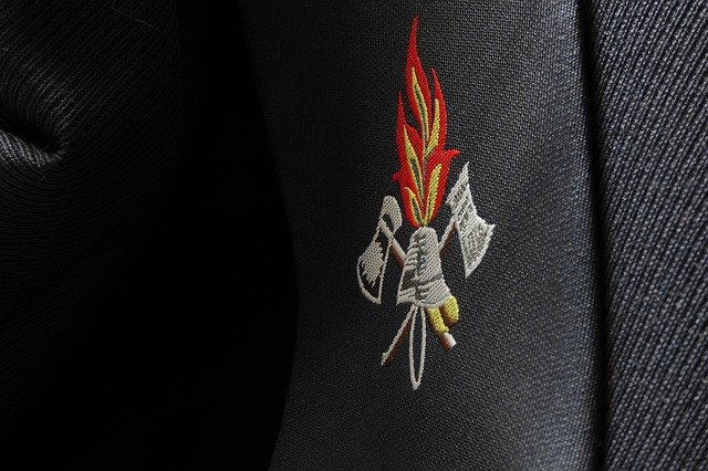 Gratis download Fire Logo Coat of Arms - gratis foto of afbeelding om te bewerken met GIMP online afbeeldingseditor