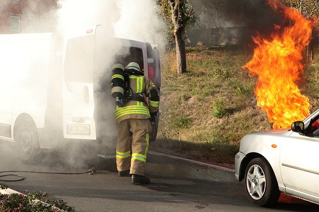 Libreng download Fire Smoke Traffic Accident - libreng larawan o larawan na ie-edit gamit ang GIMP online na editor ng imahe