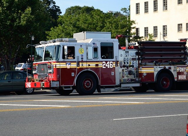 Free download fire truck engine truck emergency free picture to be edited with GIMP free online image editor