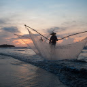 Fishermen scoop fish  screen for extension Chrome web store in OffiDocs Chromium