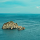 Fish shaped rock by the sea  screen for extension Chrome web store in OffiDocs Chromium