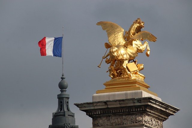 Gratis download Flag France Monument - gratis foto of afbeelding om te bewerken met GIMP online afbeeldingseditor