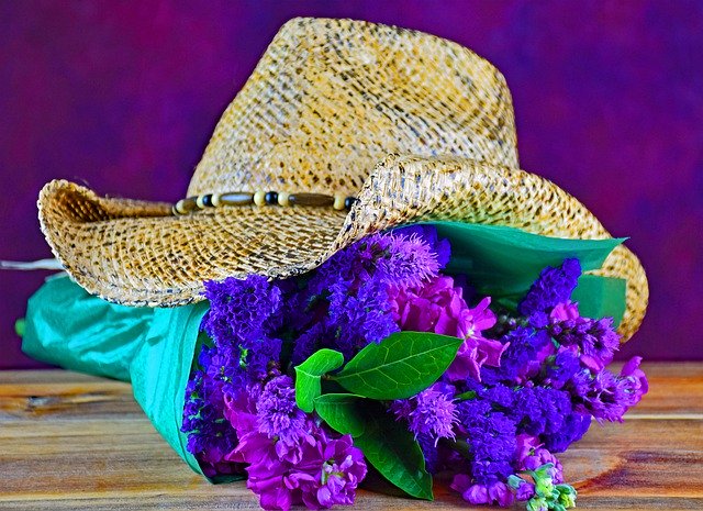 Download gratuito Flowers Bouquet Cowboy - foto o immagine gratuita da modificare con l'editor di immagini online di GIMP