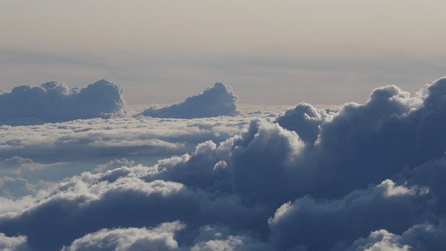 Descarga gratuita Flying Clouds Selva Marine Top - foto o imagen gratuita para editar con el editor de imágenes en línea GIMP