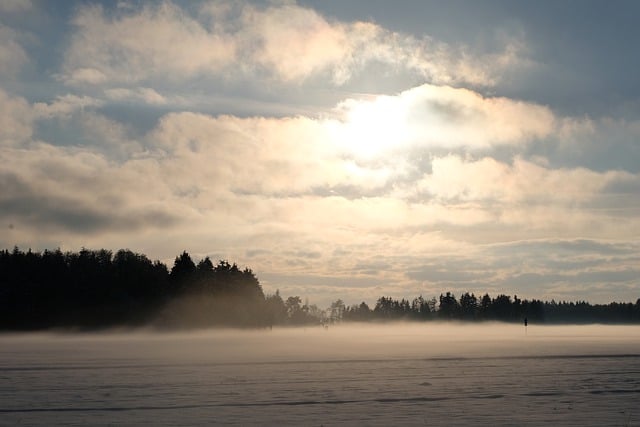 Bezpłatne pobieranie mglistego, mglistego wschodu słońca wczesnym rankiem, bezpłatne zdjęcie do edycji za pomocą bezpłatnego edytora obrazów online GIMP