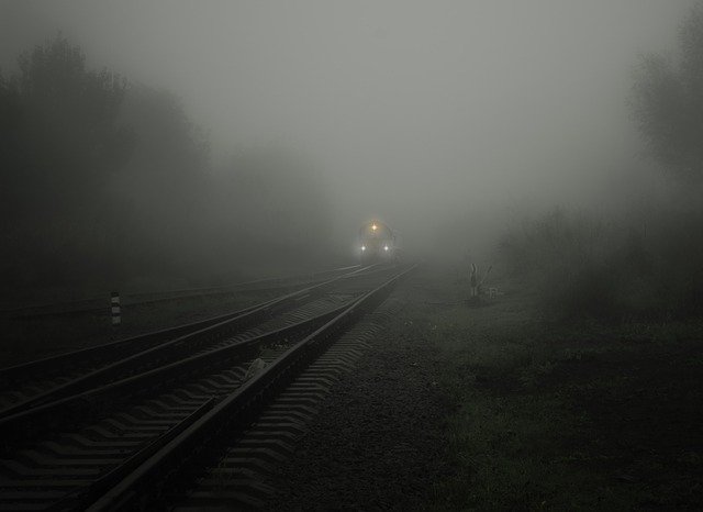जीआईएमपी मुफ्त ऑनलाइन छवि संपादक के साथ संपादित करने के लिए मुफ्त डाउनलोड धुंध ट्रेन रोशनी रेल नरम मुक्त तस्वीर लगती है