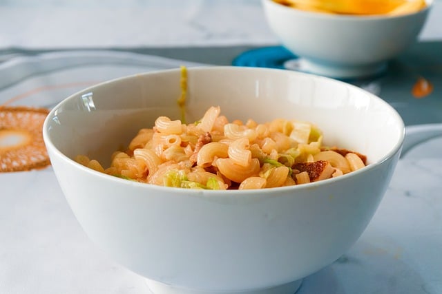Téléchargement gratuit d'une image gratuite de bol de nourriture macaroni aux crevettes et au chou à modifier avec l'éditeur d'images en ligne gratuit GIMP