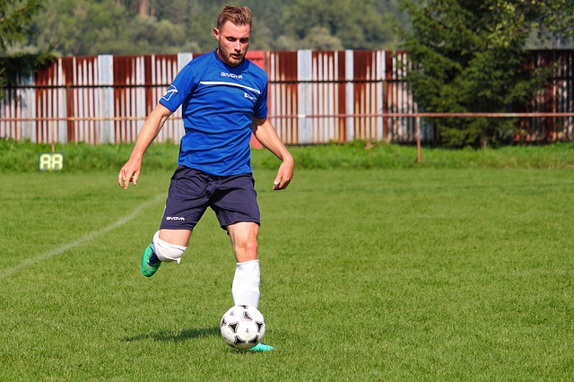 Free download football men footballer man free picture to be edited with GIMP free online image editor