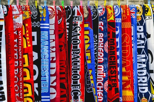 Téléchargement gratuit de foulards de football - photo ou image gratuite à éditer avec l'éditeur d'images en ligne GIMP