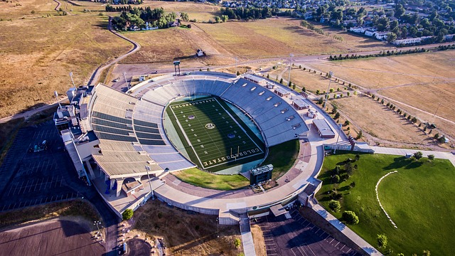 Descărcați gratuit imaginile stadionului de fotbal Hughes Stadium pentru a fi editate cu editorul de imagini online gratuit GIMP