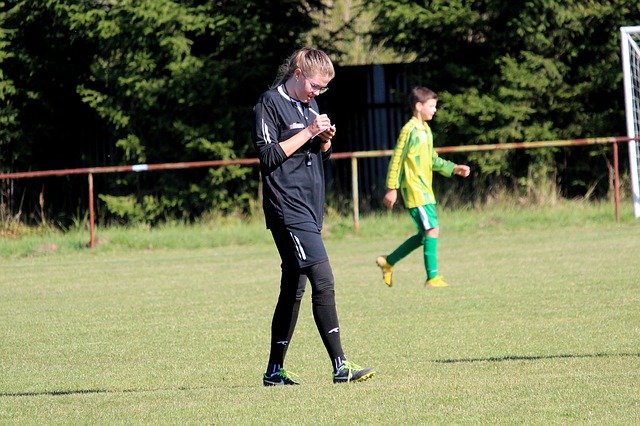 Descărcare gratuită Football The Referee Judge - fotografie sau imagini gratuite pentru a fi editate cu editorul de imagini online GIMP