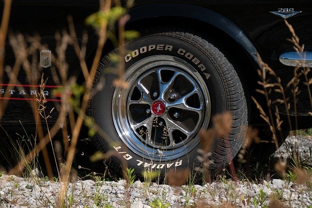 ดาวน์โหลดฟรี ford mustang car wheel tyre auto free picture to be edited with GIMP free online image editor