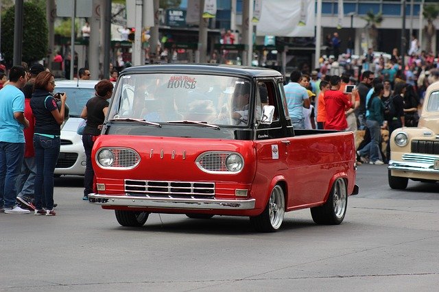 ดาวน์โหลดฟรี Ford Pick Up Classic - รูปถ่ายหรือรูปภาพฟรีที่จะแก้ไขด้วยโปรแกรมแก้ไขรูปภาพออนไลน์ GIMP