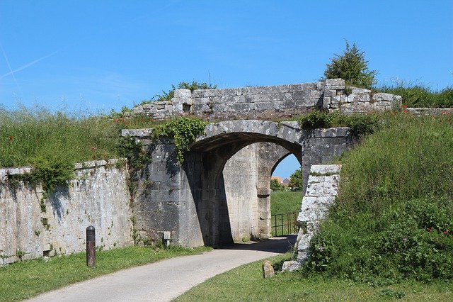 Безкоштовно завантажте Fortification Vauban Ramparts — безкоштовну фотографію чи зображення для редагування за допомогою онлайн-редактора зображень GIMP