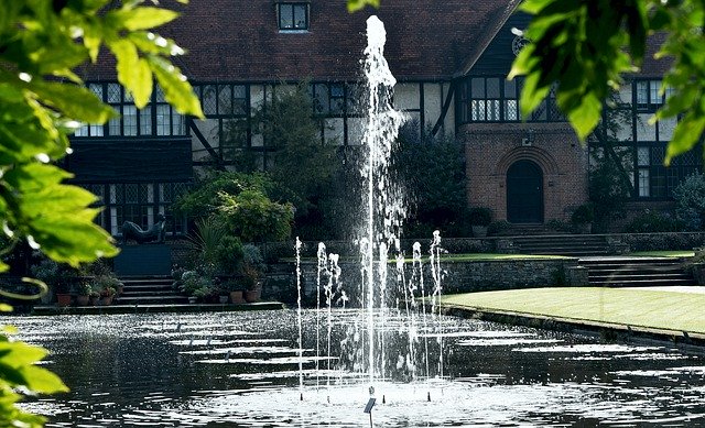 Free download Fountain Water Gardens Stately -  free photo or picture to be edited with GIMP online image editor