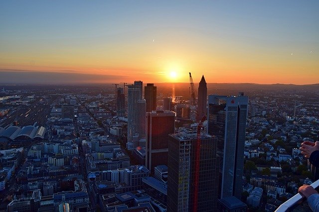 הורדה חינם Frankfurt Main Tower Outlook - תמונה או תמונה בחינם לעריכה עם עורך התמונות המקוון GIMP