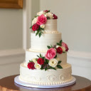 Fresh roses on cake  screen for extension Chrome web store in OffiDocs Chromium