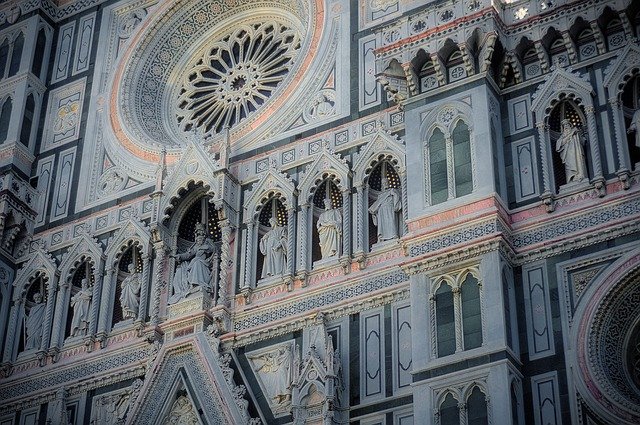Bezpłatne pobieranie Frontage Church Cathedral - darmowe zdjęcie lub obraz do edycji za pomocą internetowego edytora obrazów GIMP