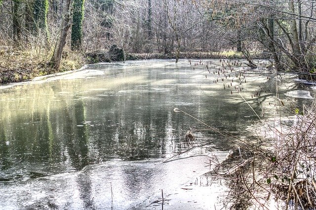 Muat turun percuma templat foto percuma Frozen Lake Ice untuk diedit dengan editor imej dalam talian GIMP