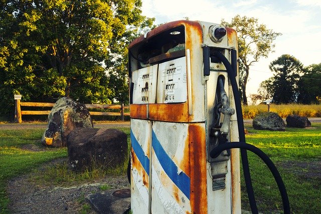 Descărcare gratuită Fuel-Bowser Petrol-Bowser - fotografie sau imagine gratuită pentru a fi editată cu editorul de imagini online GIMP