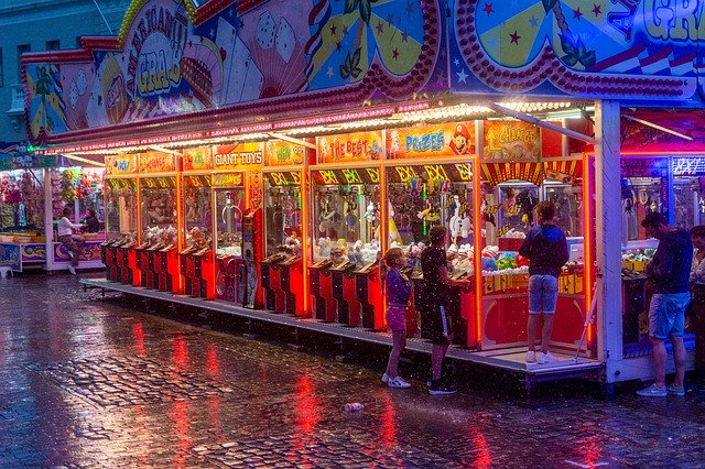 Téléchargement gratuit Soirée de fête foraine - photo ou image gratuite à éditer avec l'éditeur d'images en ligne GIMP