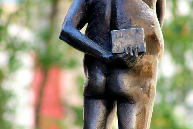 Free download funny po butt secret sculpture free picture to be edited with GIMP free online image editor