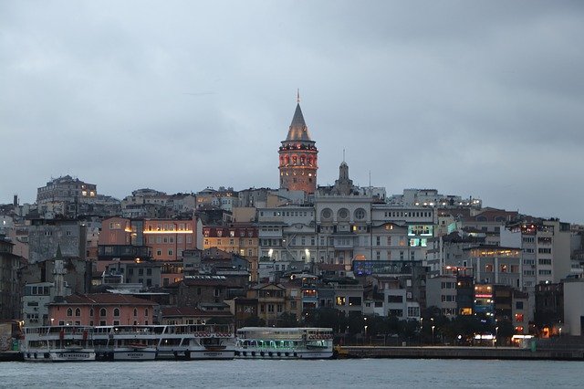 Scarica gratis galata istanbul eminonu sera foto gratis da modificare con GIMP editor di immagini online gratuito