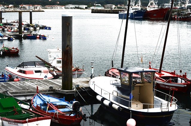 הורדה חינם של Galicia Port Boats - תמונה או תמונה בחינם לעריכה עם עורך התמונות המקוון GIMP