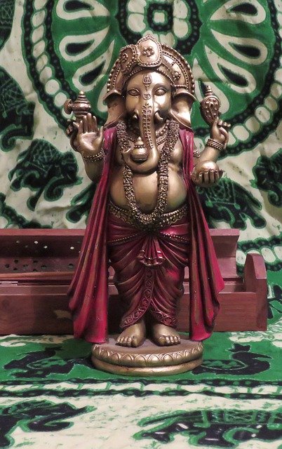 Gratis download Ganesha Statue God - gratis gratis foto of afbeelding om te bewerken met GIMP online afbeeldingseditor